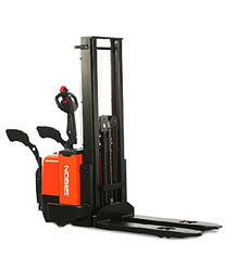 聚力GENEX CS20堆高车